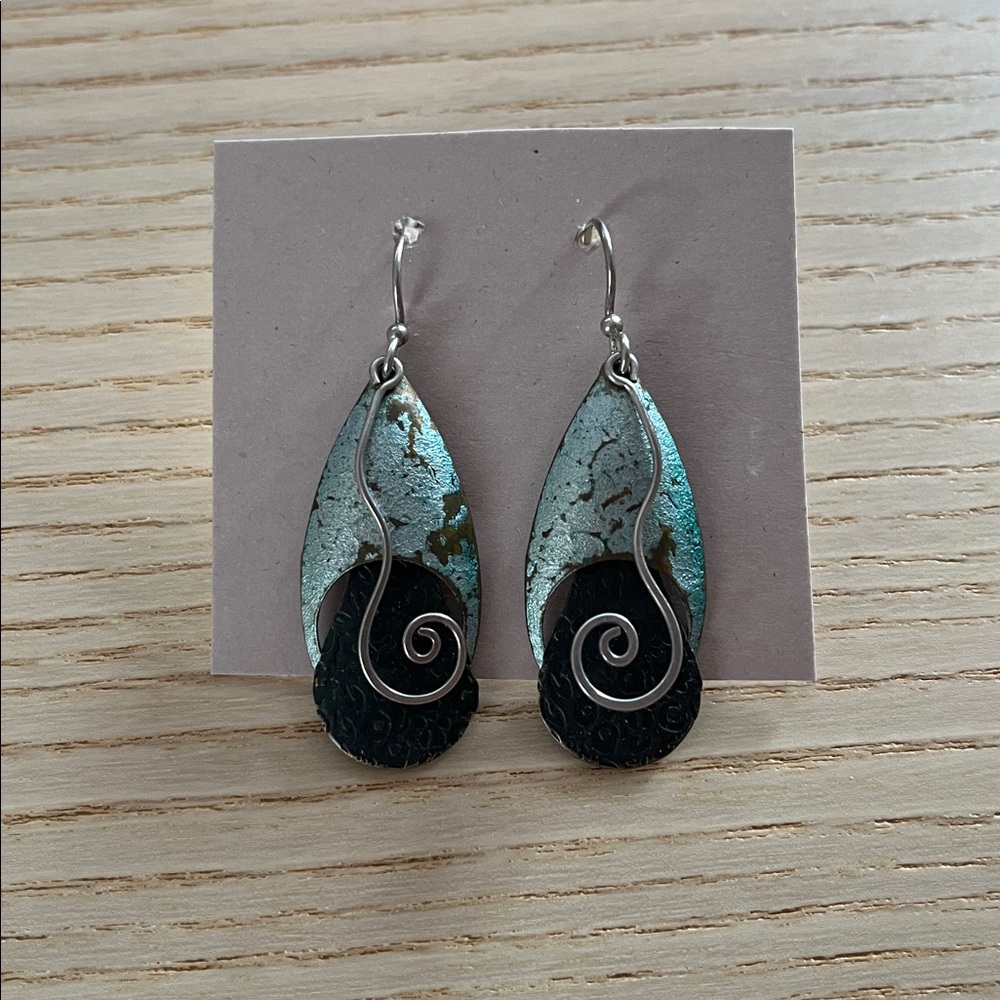 Silver Tone Sculptural Iridescent Patina Teardrop Wire Scroll Dangle Earrings